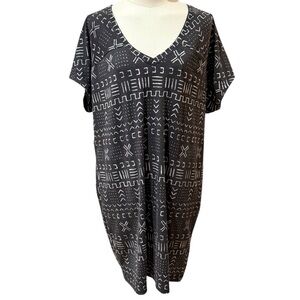 NWOT - Title Nine Hiolani T Shirt Dress With Pockets Size Large